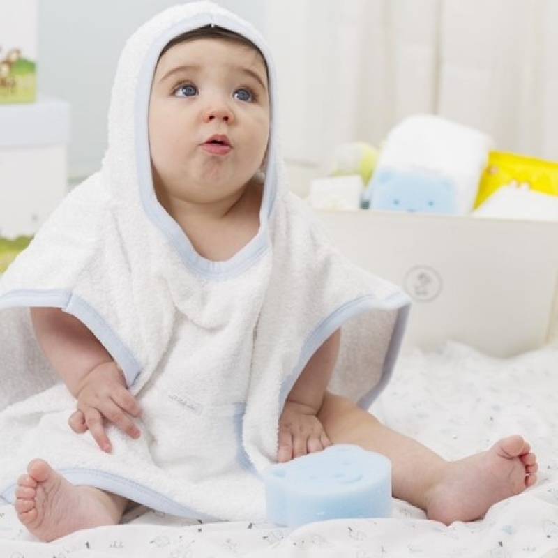 Toalla Poncho con capucha y bolsillo delantero en felpa Bebe, 100% Algodón Antialérgico 40x50cm